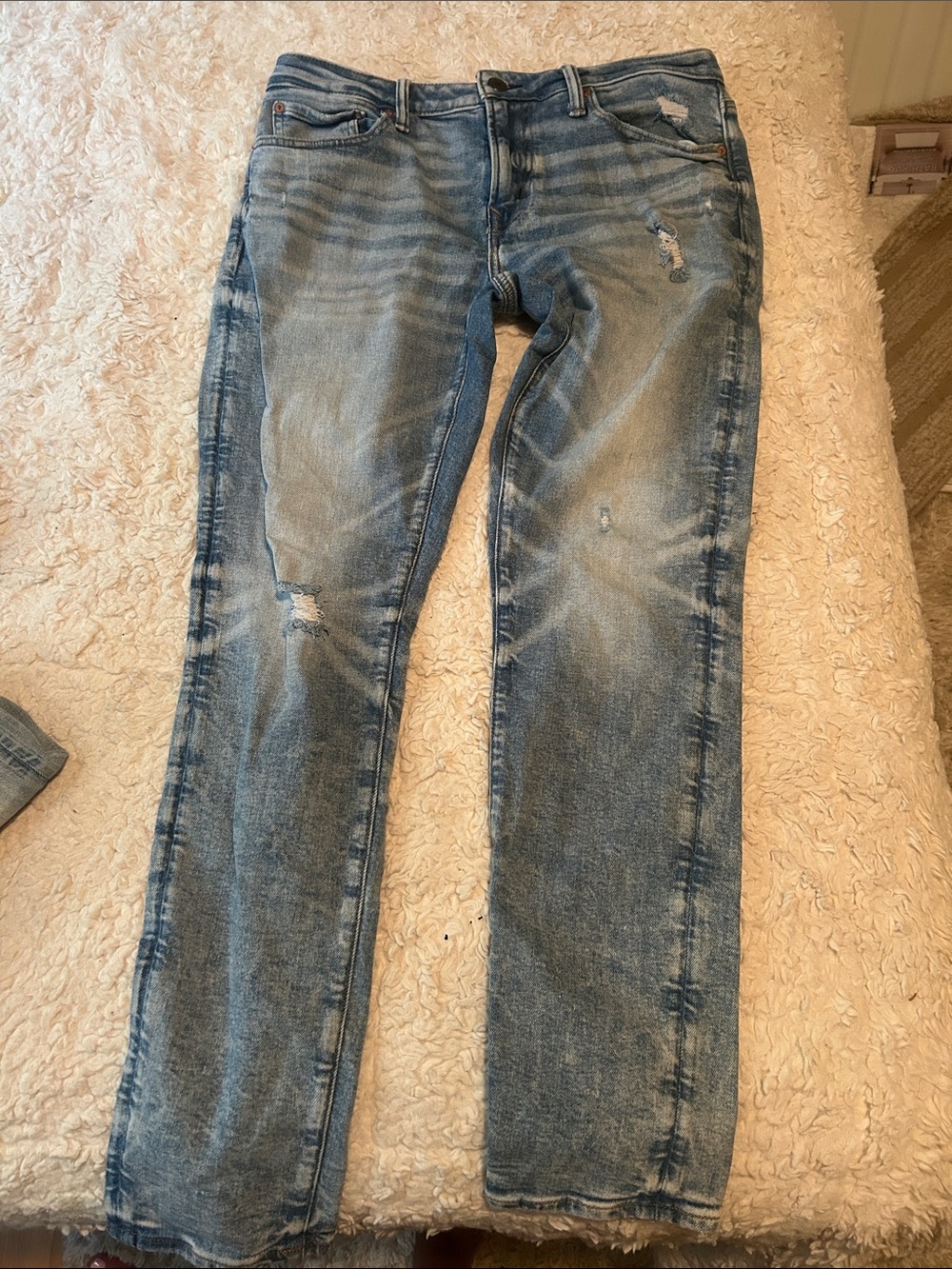 American Eagle Outfitters Light Wash Distressed Athletic Skinny Jeans Size 32/32